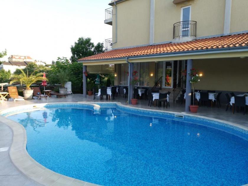 Family Hotel Dayana Beach ซิเนโมเร็ท ภายนอก รูปภาพ