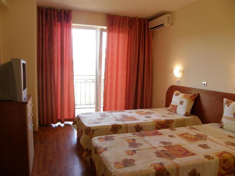 Family Hotel Dayana Beach ซิเนโมเร็ท ภายนอก รูปภาพ