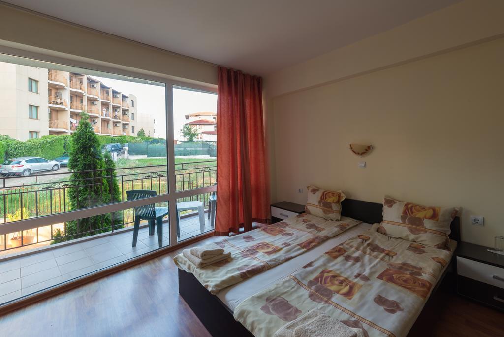 Family Hotel Dayana Beach ซิเนโมเร็ท ภายนอก รูปภาพ