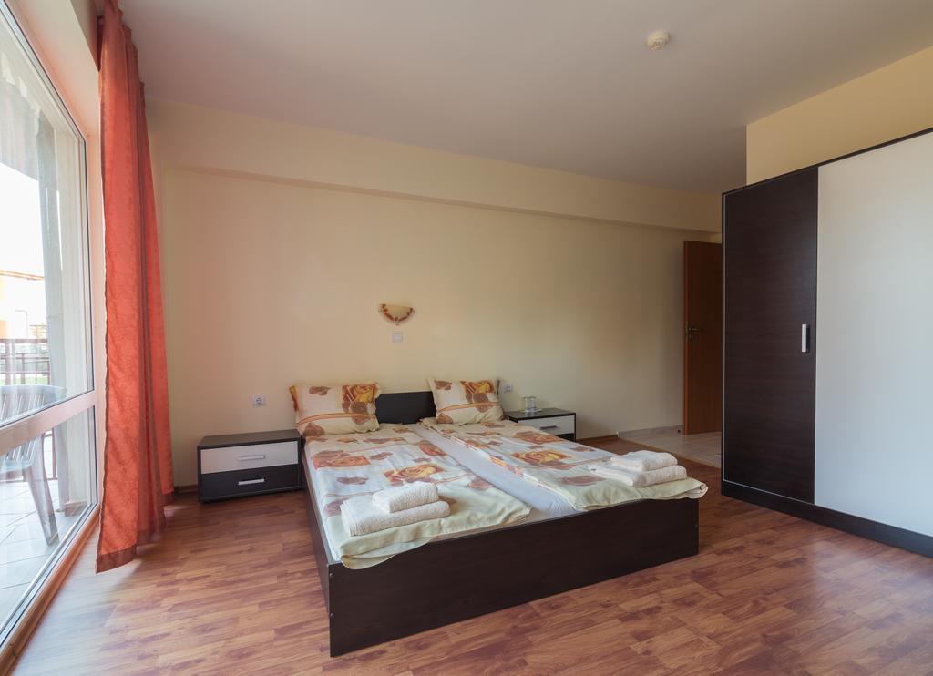 Family Hotel Dayana Beach ซิเนโมเร็ท ภายนอก รูปภาพ