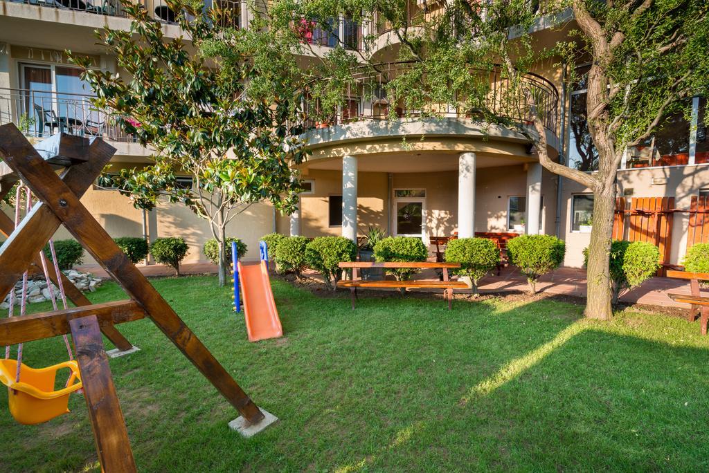 Family Hotel Dayana Beach ซิเนโมเร็ท ภายนอก รูปภาพ