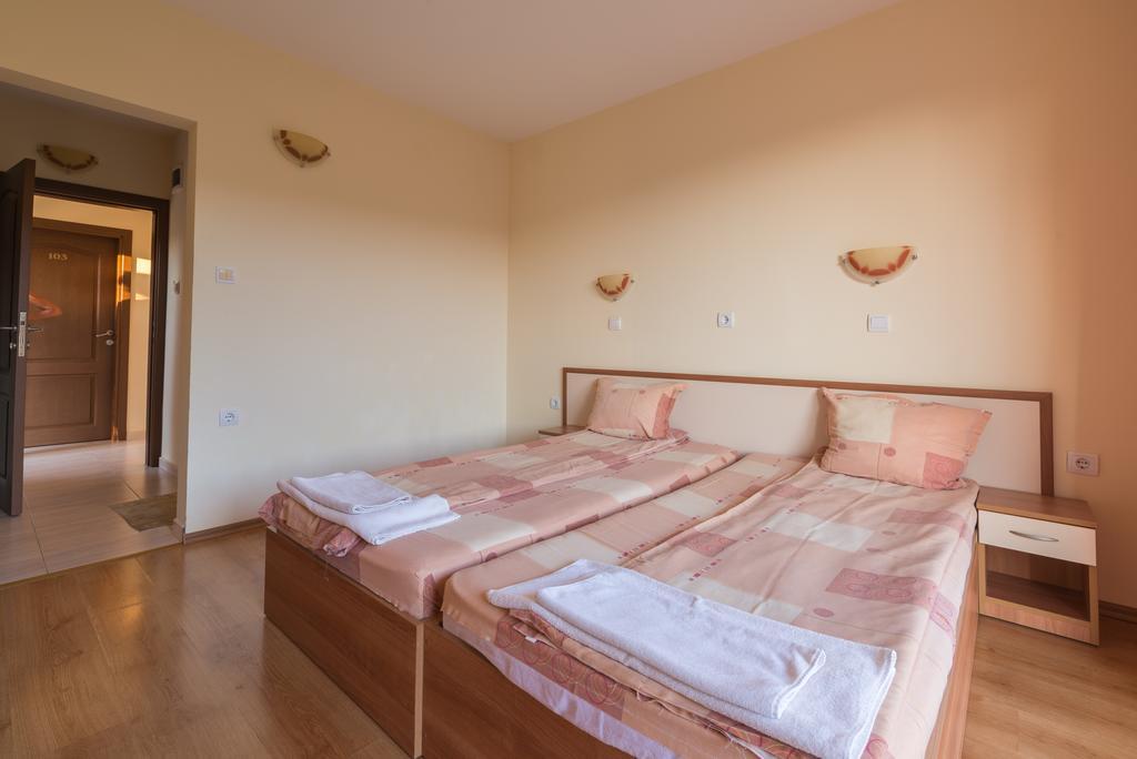 Family Hotel Dayana Beach ซิเนโมเร็ท ภายนอก รูปภาพ